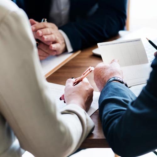 Abogado especialista en recursos de amparo en Puente Alto Protección de garantías constitucionales